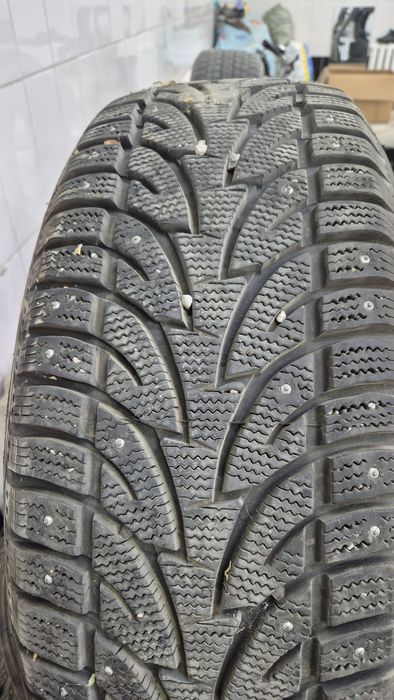 Продам комплект зимней резины.