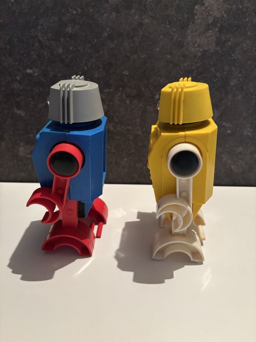 Стара играчка робот