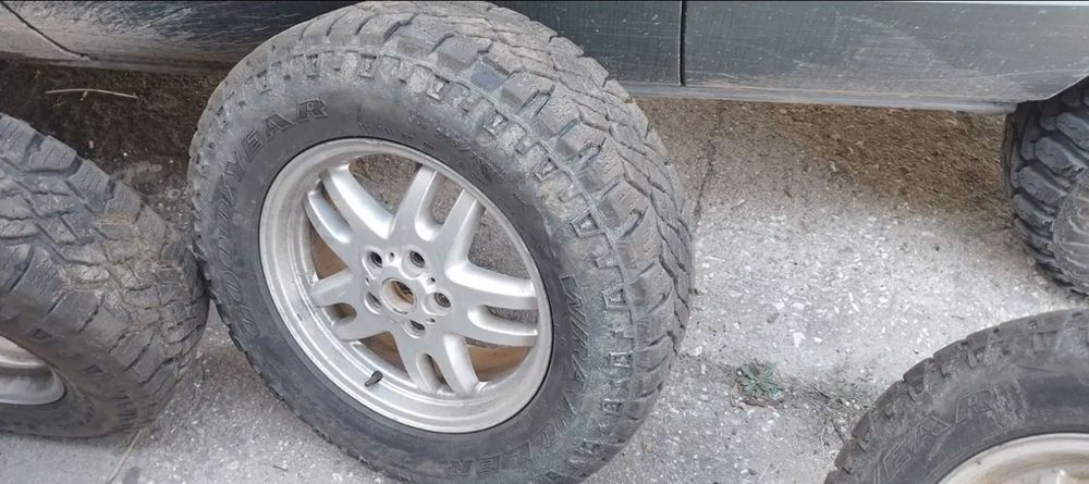 Гуми АТ с джанти