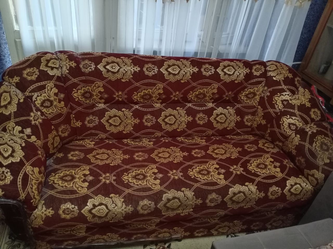 продается диван с креслами