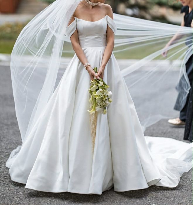 Рокля MARLOWE Булчинска