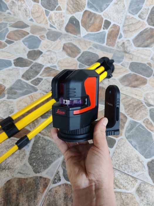 Nivelă Laser Leica rază verde