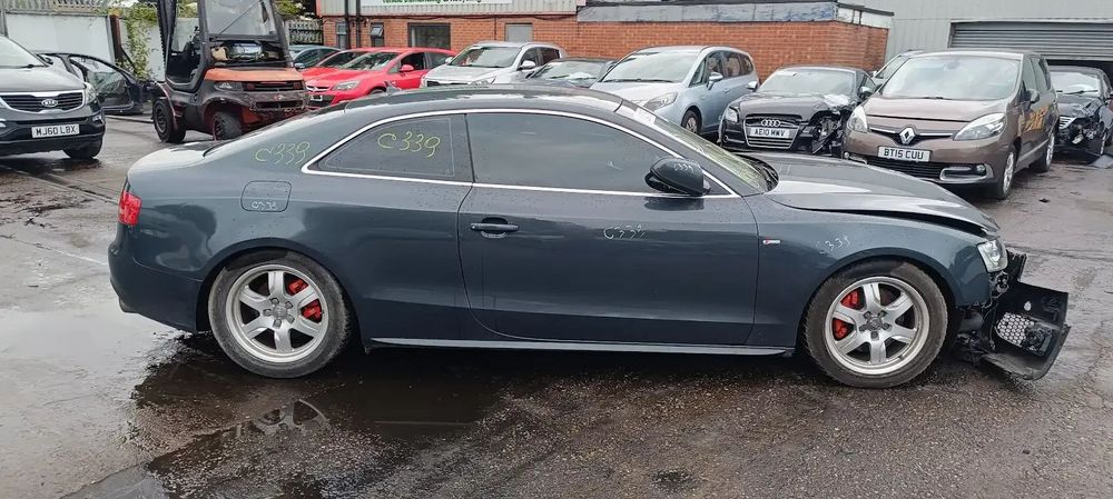Dezmembrari / Dezmembrez Audi A5 3.0 CCWA cutie viteze MSC cod culoare LZ7H