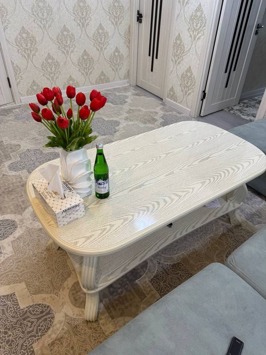 Стол для кухни и гостинной