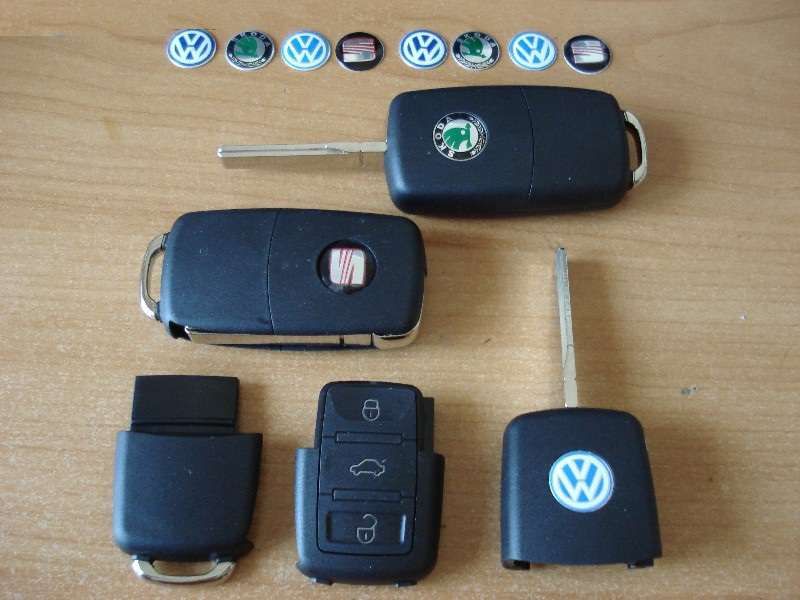 Кутиика за сгъваем ключ vw /seat / skoda с 3 Бутона!