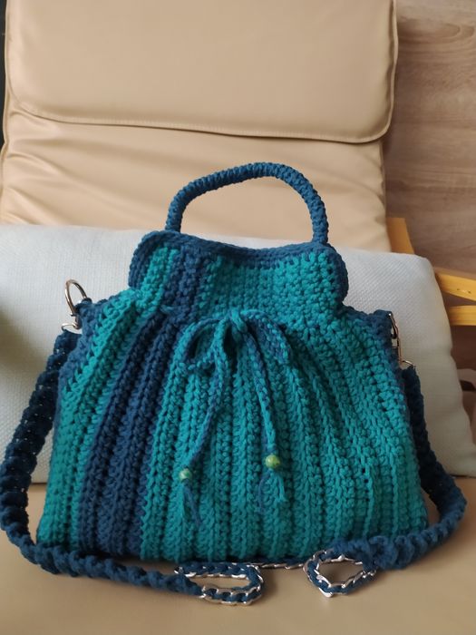 Vând poșete handmade