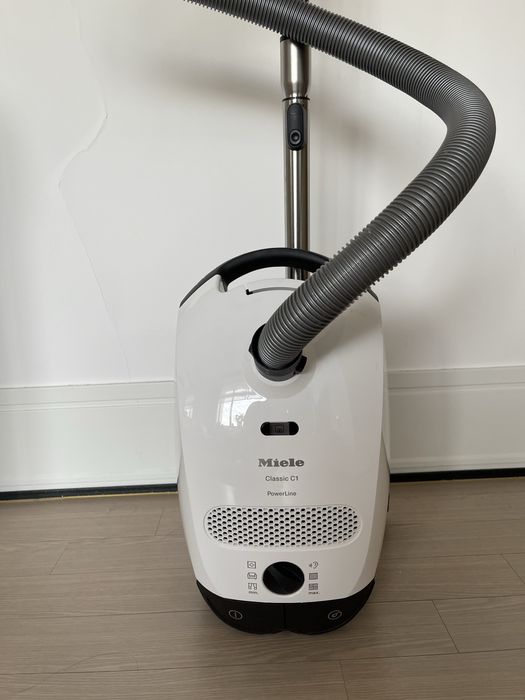 Пылесос Miele, Classic C1