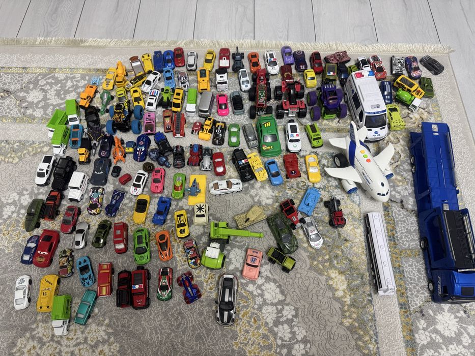 Продам машинки игрушки