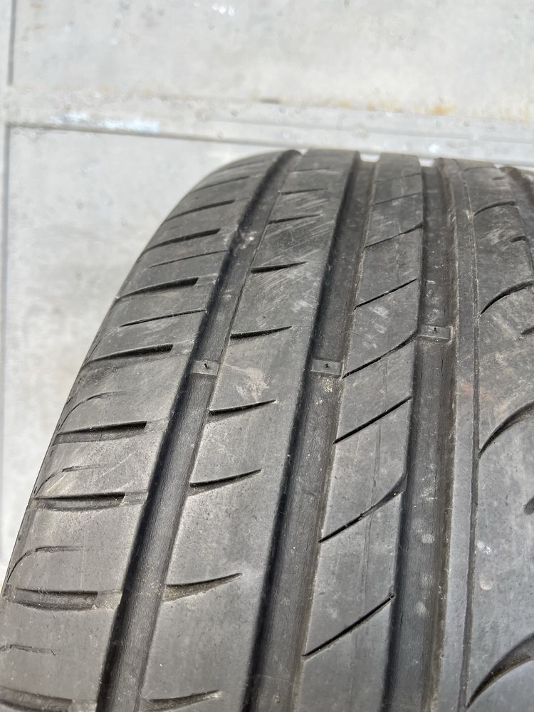 2 бр. летни гуми 235/45/18 Hankook DOT 1916 6 mm