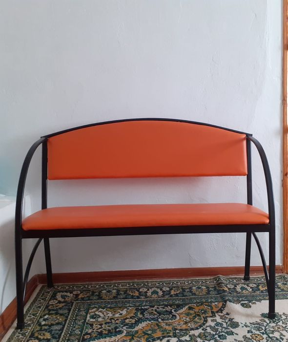 Скамейка 30000, маникюрный стол 20000,