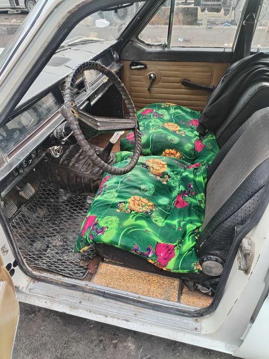 Gaz 24 avtomobili sotiladi