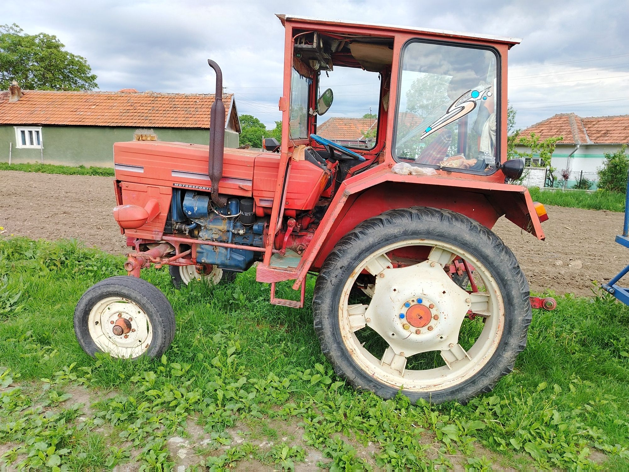 Tractor 445 legumicol