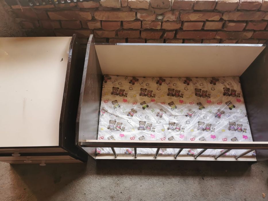 Манеж и кравать