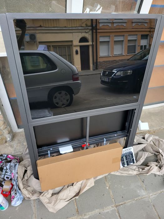 Алуминиева градинска маса LIVARNO 120/180 x 90 см със закалено стъкло