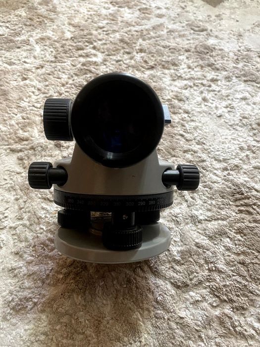 Нивелир Bosch оптический