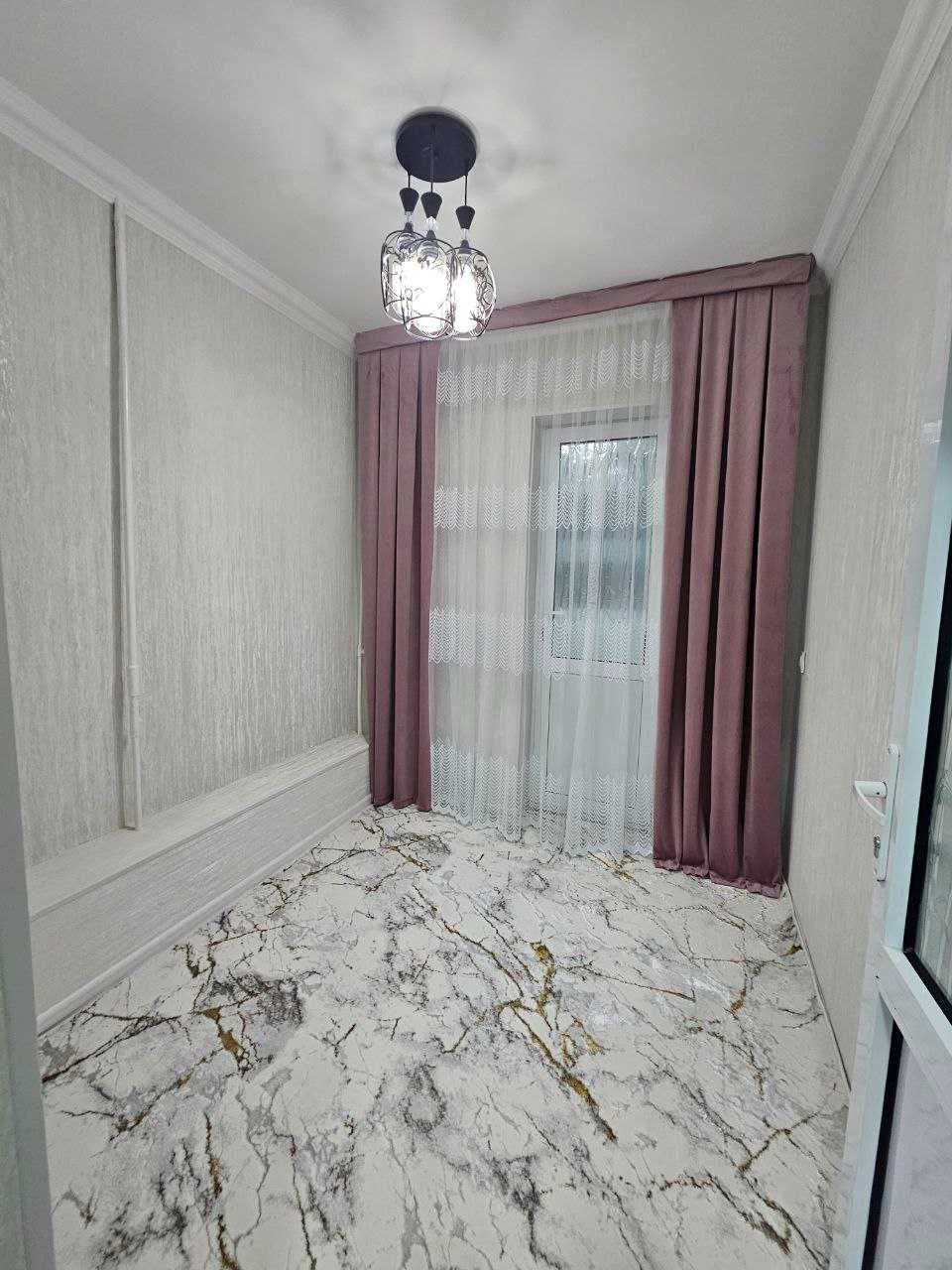 4х комнатная квартира на 3 этаже 70кв/м, в Самарканде