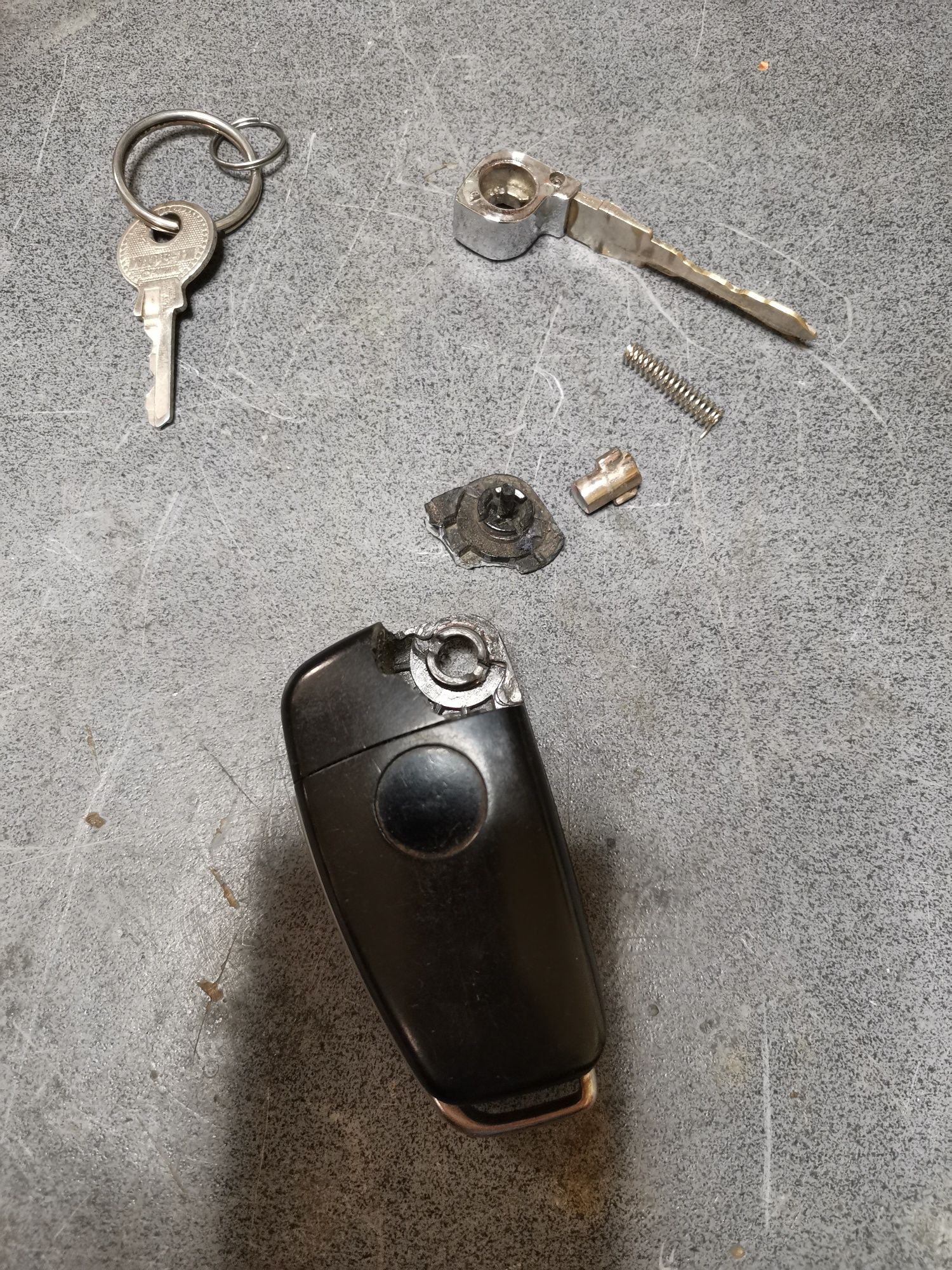 Reparații chei auto smart key multimarca