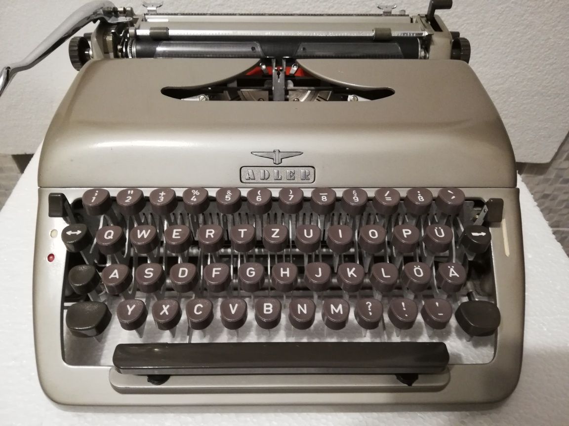Mașină de scris Adler Frankfurt