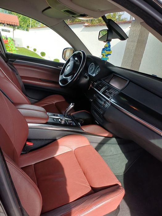 Vând BMW X6 anul 2009