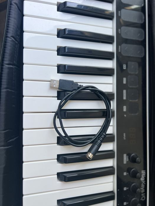 IK Multimedia iRig Keys I/O 49 cu husa originala