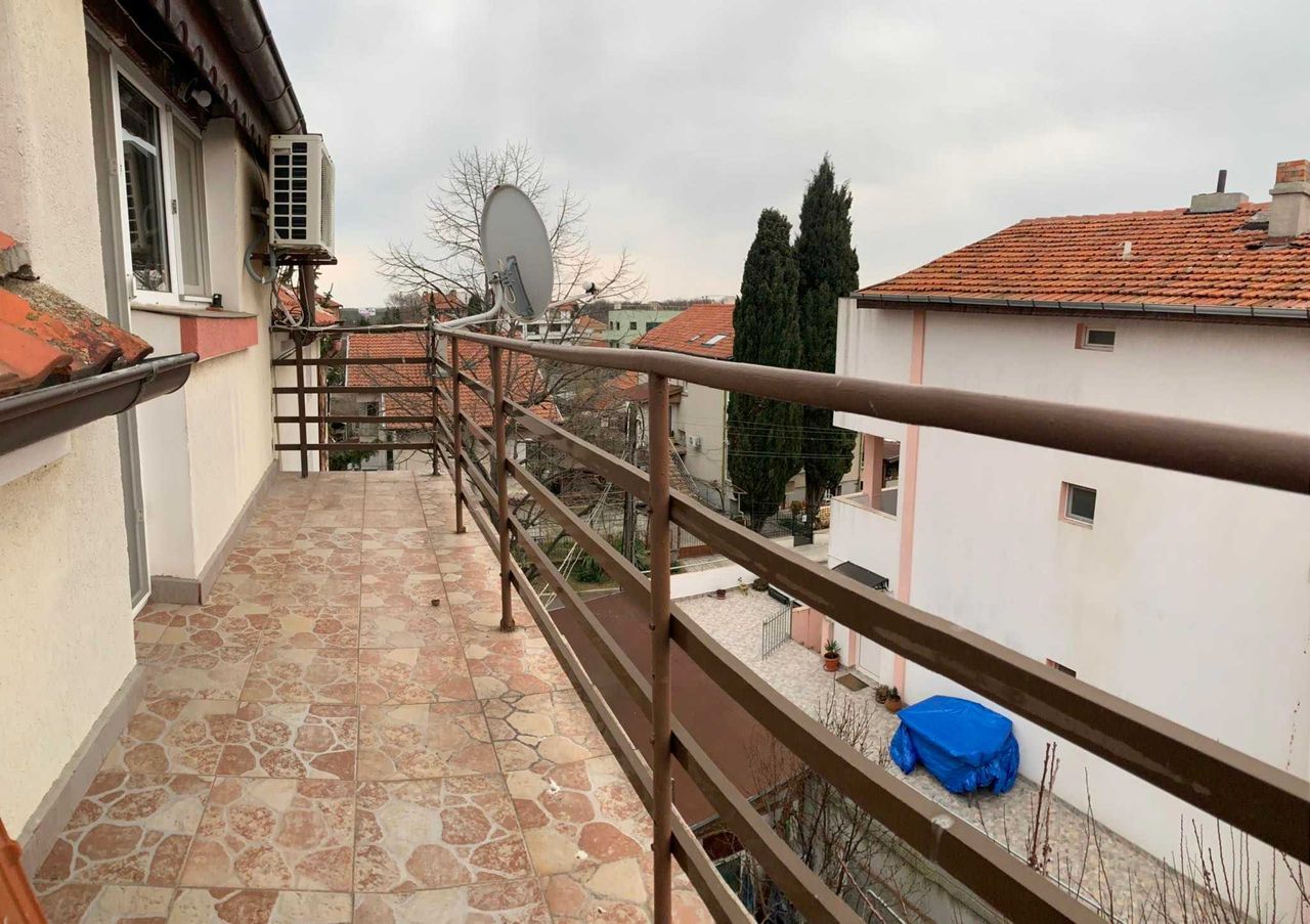 Дава се под наем Двустаен апартамент в Бургас, Сарафово - 55 кв.м за 200 € - Снимка #2