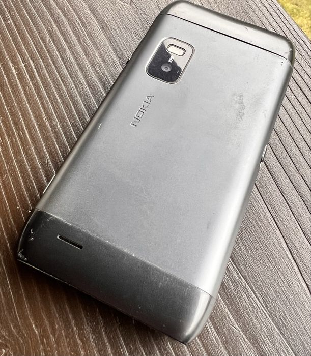 Nokia E7 funcțional