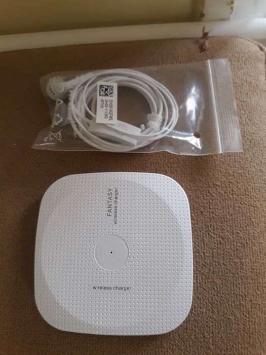 Samsung casti jack + incarcator wireless QI