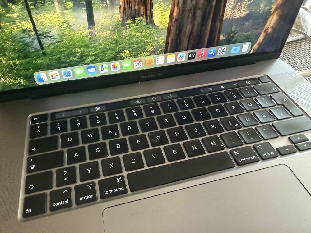 MacBook Pro 16 inch