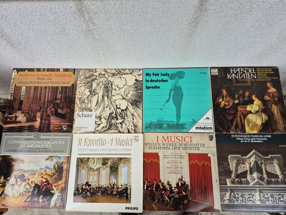 Vând 150lp Discuri Vinil cu muzică clasică,pentru pick-up 
Lot 150lp D