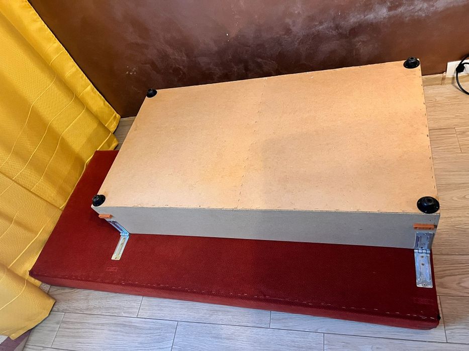 Coltar living extensibil pe dreapta Hugo, cu lada, caramiziu