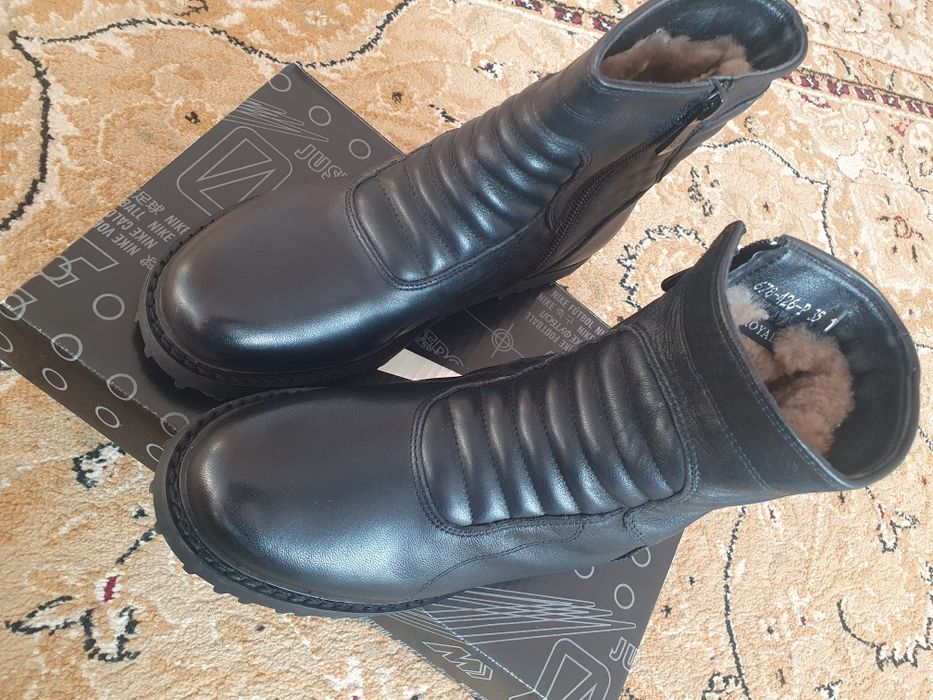 Продам новые детские сапоги для мальчика, натуральная кожа новая