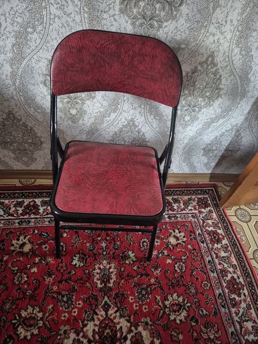 Продам стулья раскладные. 6 штук