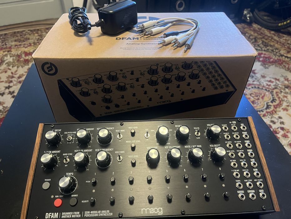 Moog DFAM synth / drum machine / analog drum machine