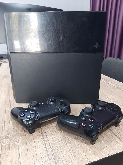 Sotiladi Playstation 4