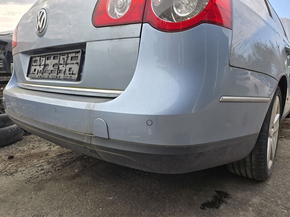 Bara spate Volkswagen Passat B6 cu loc senzori si loc carlig