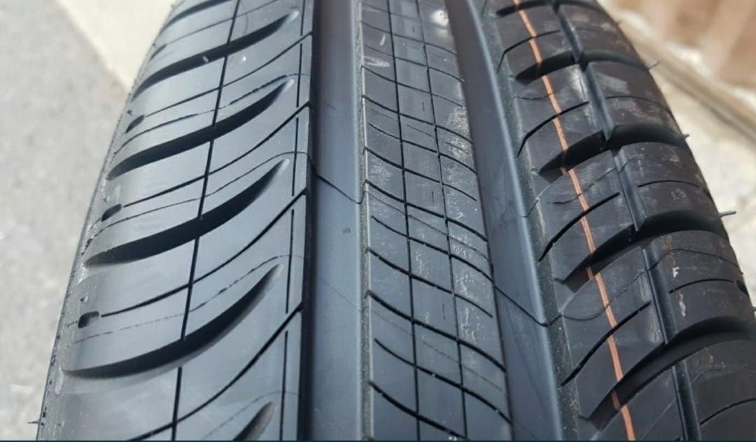 Roata Rezervă Michelin
 175.70.R14 Et.35 5x100 
În Stare Foarte Bună F