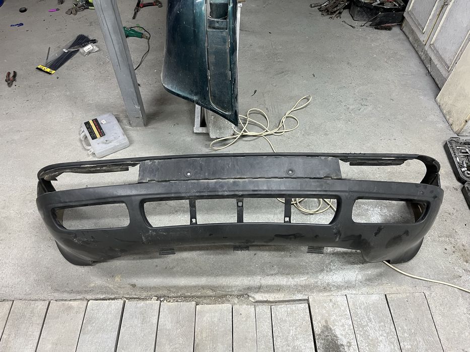 Продам бампер ауди 80