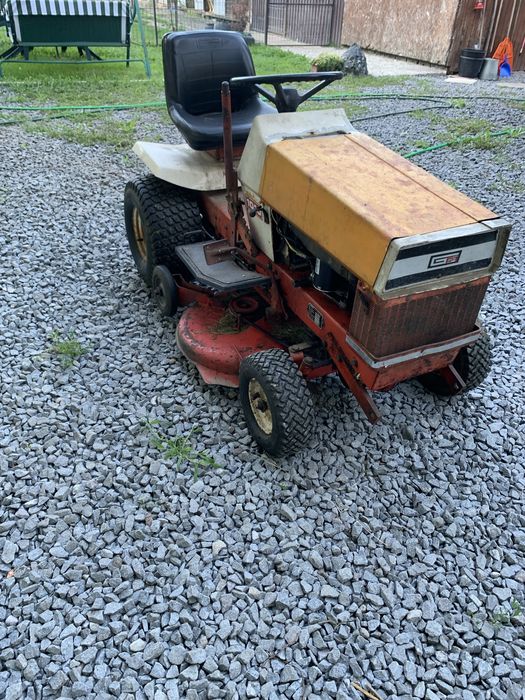 Tractoras de tuns iarba