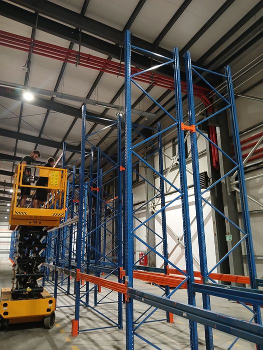 Avem rafturi metalice industriale reglabile de vânzare