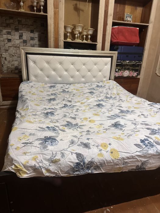 Двухспальный кровать