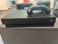 Xbox one x 1TB  l