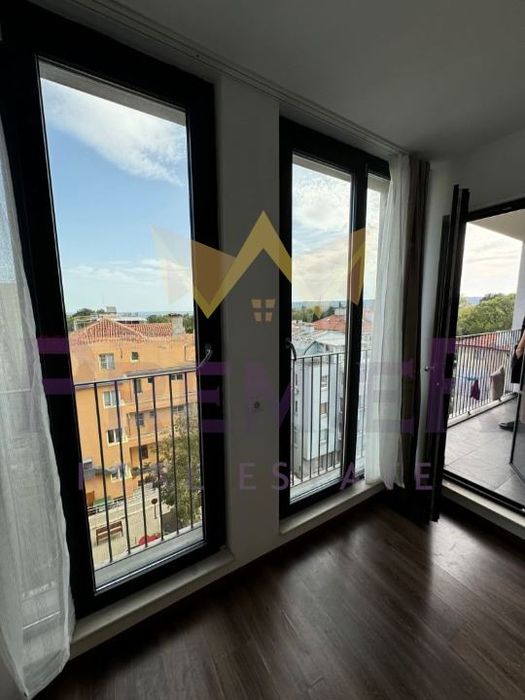 Дава се под наем Тристаен апартамент в Варна, Център - 107 кв.м за 1275 € - Снимка #6