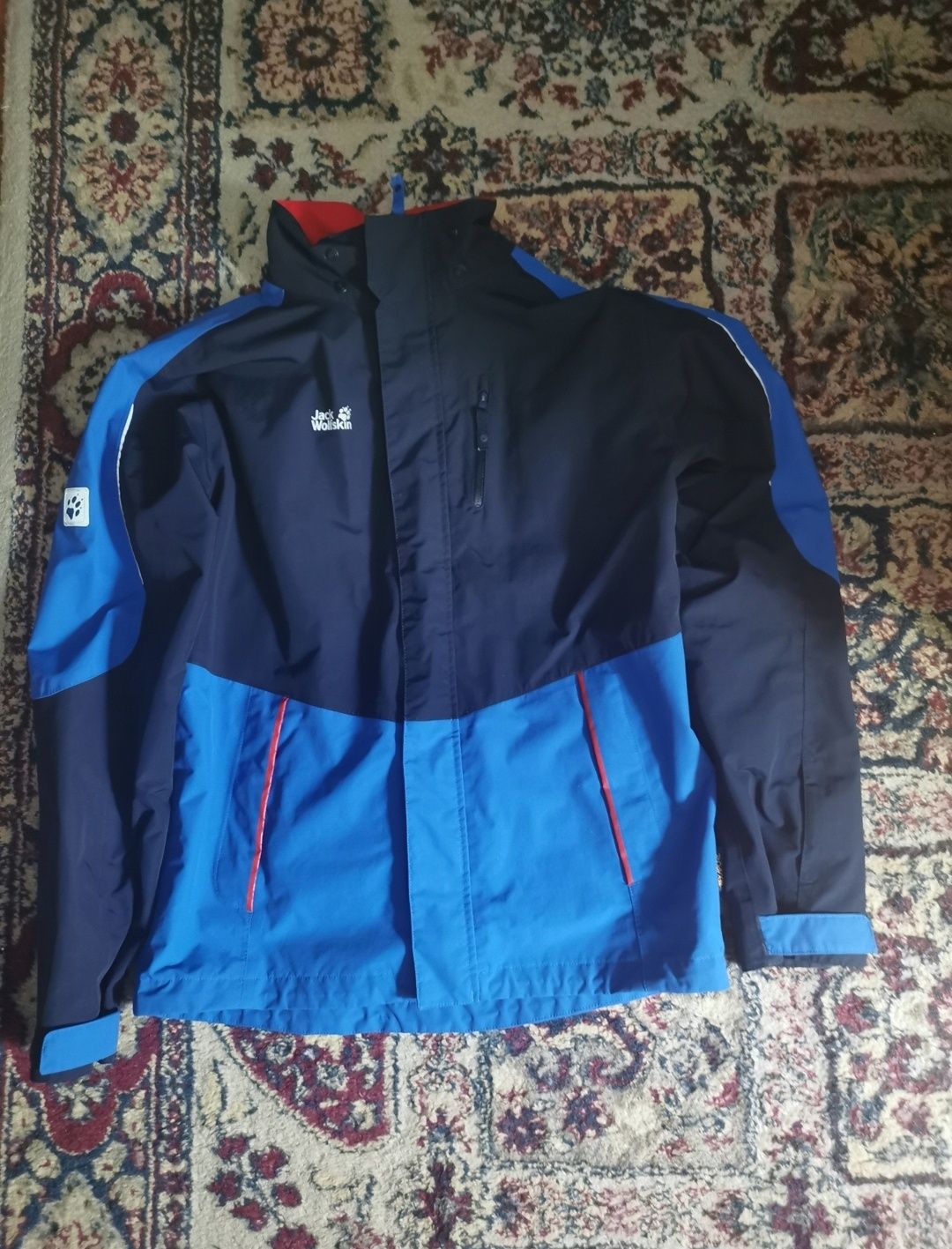 Vând geaca jack wolfskin Originală!