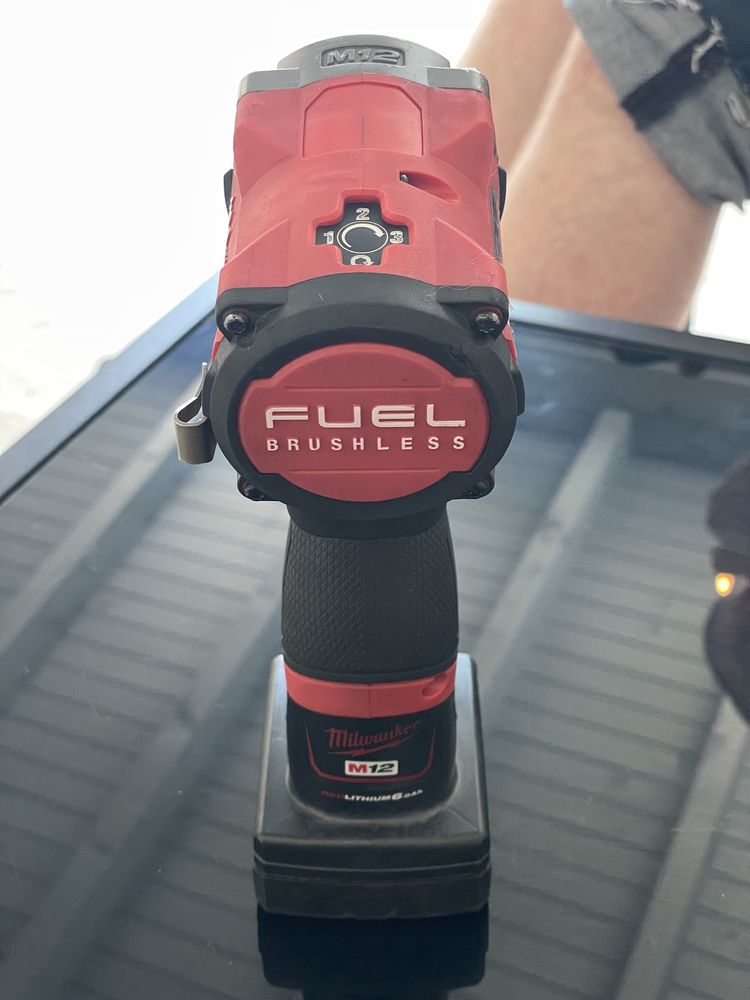 Milwaukee M12 Fuel 6.0ah Гайковерт с батерия