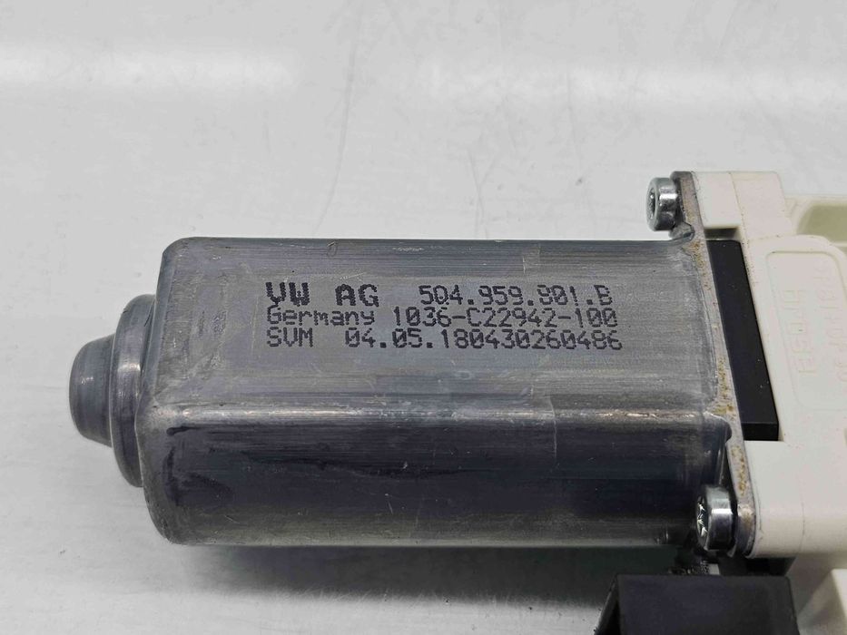 Motoras geam stanga fata Volkswagen Passat B8 (3G2) [Fabr 2015-prezent