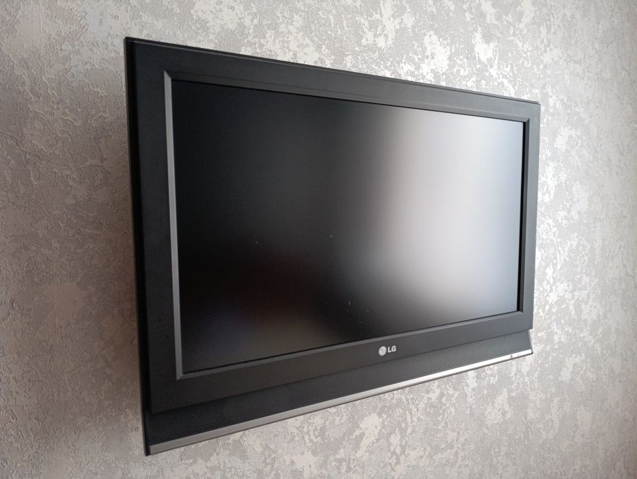 Продам телевизор LG в хорошем состоянии