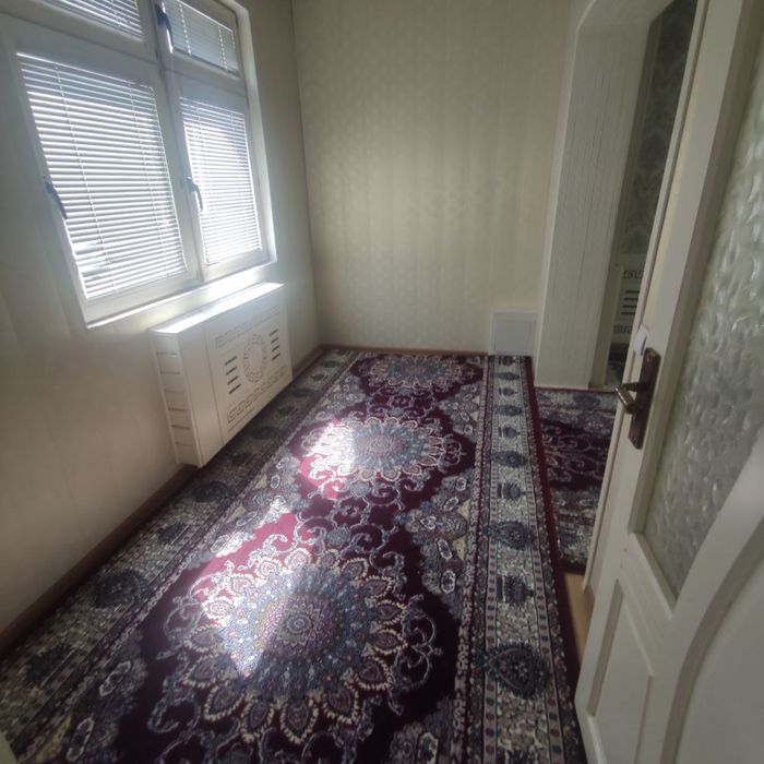 Кизларга Мирзо Улугбек 5 да ески тошми якин центер юл устидаги дом хам