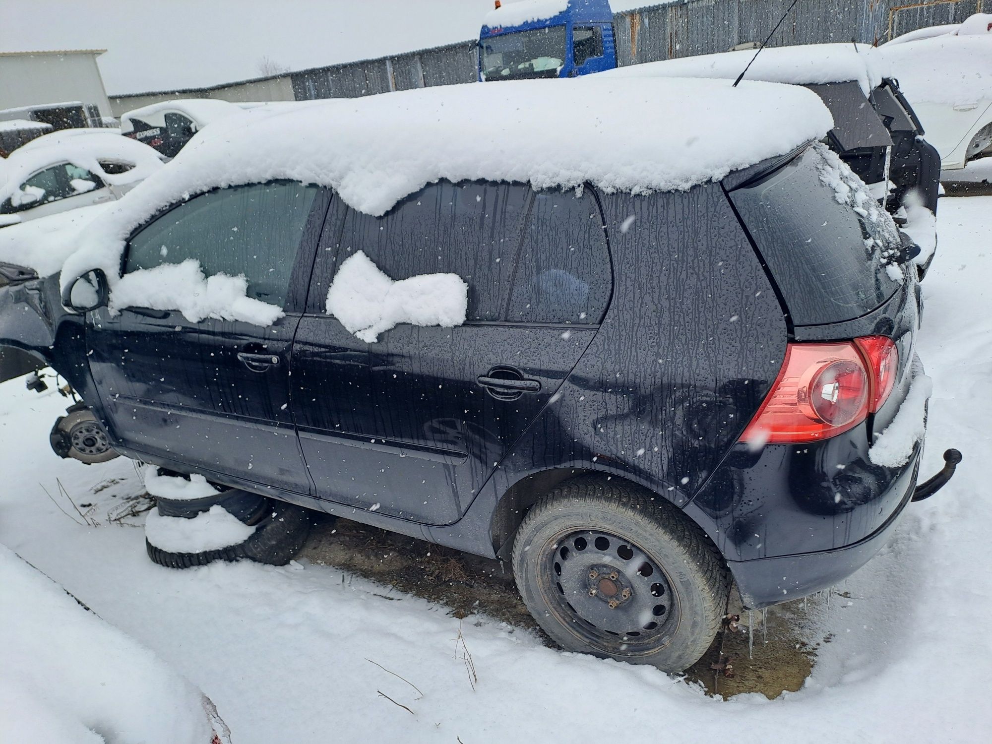 Dezmembrez golf 5 1.4i