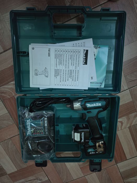 Masina de insurubat cu impact cu 2 acumulatori Li-Ion, 12V, 4Ah, 140Nm