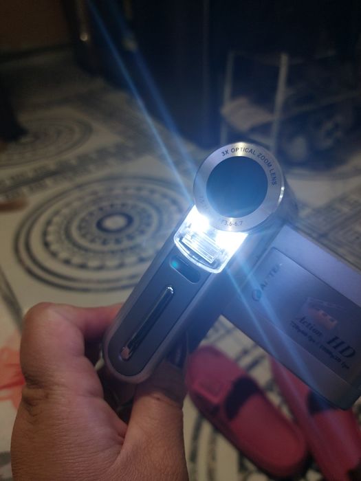 Vând camera HD  -dv 1080p aiptek